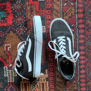 Women’s vans sneakers old skool